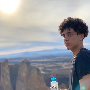 Meet your Posher, Josue